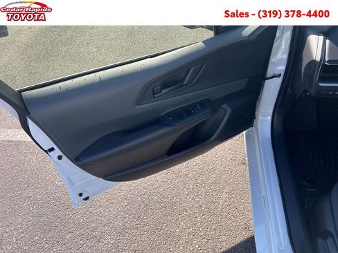 New 2026 Toyota Prius LE image 10