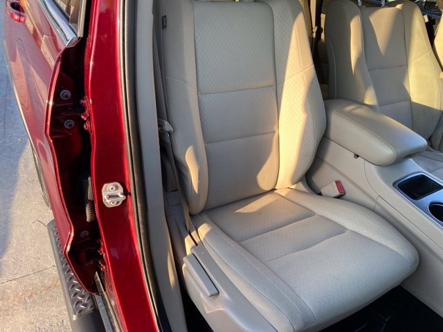 Used 2019 Jeep Grand Cherokee Laredo AWD/4WD image 32