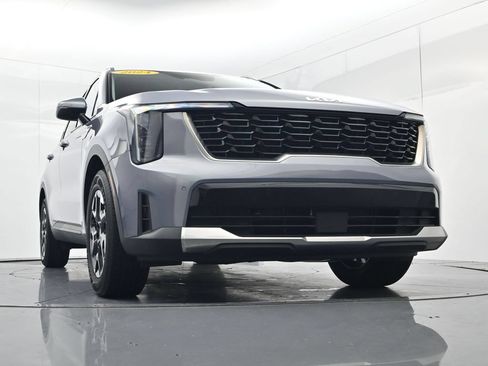 Used 2024 Kia Sorento S FWD image 44