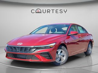 New 2026 Hyundai Elantra SE FWD 360° Tour