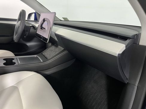 Used 2023 Tesla Model Y Long Range image 30