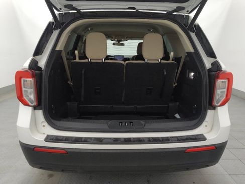 Used 2020 Ford Explorer XLT image 29