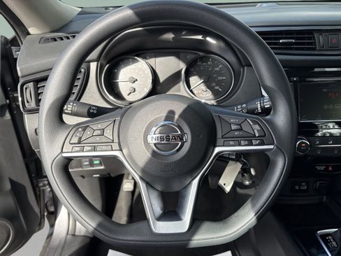 Used 2020 Nissan Rogue S FWD image 11