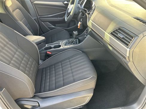 Certified 2023 Volkswagen Jetta Sport image 9