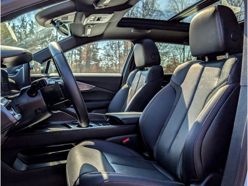 Used 2024 Acura ZDX A-Spec image 15