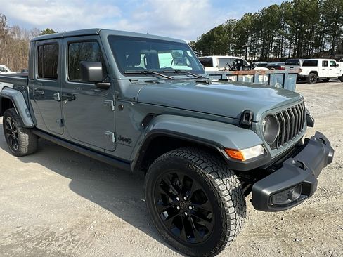 Used 2024 Jeep Gladiator Sport image 5