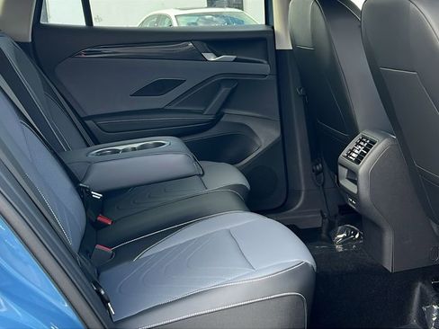 New 2026 Volkswagen Tiguan SE image 13