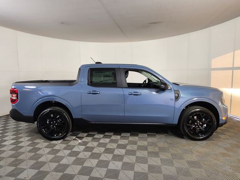 New 2026 Ford Maverick Lariat w/ Black Appearance Package image 9