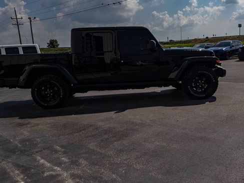 Used 2024 Jeep Gladiator Sport AWD/4WD image 5