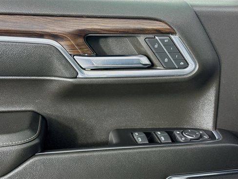 Used 2024 GMC Sierra 1500 SLT image 19