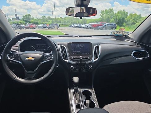 Certified 2022 Chevrolet Equinox LT AWD/4WD image 11