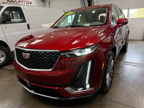 Used 2024 Cadillac XT6 Premium Luxury w/ Technology Package AWD/4WD image 2