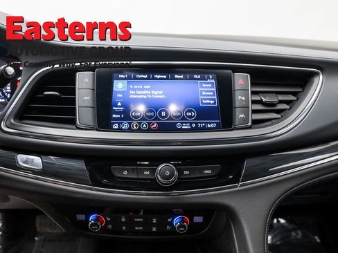 Used 2024 Buick Enclave Premium image 12