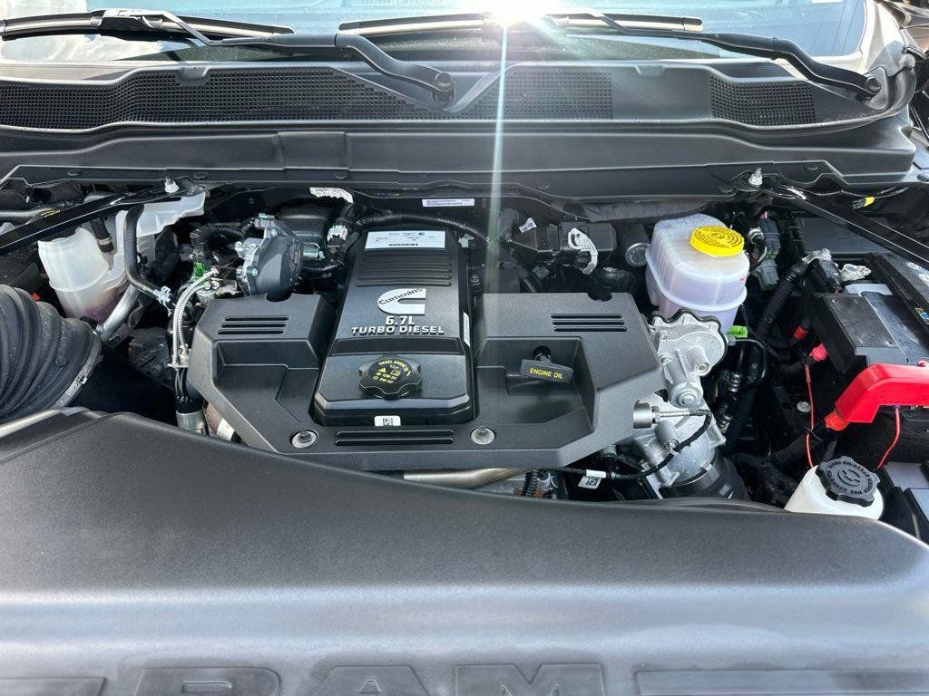 Used 2024 RAM 2500 Limited AWD/4WD image 8