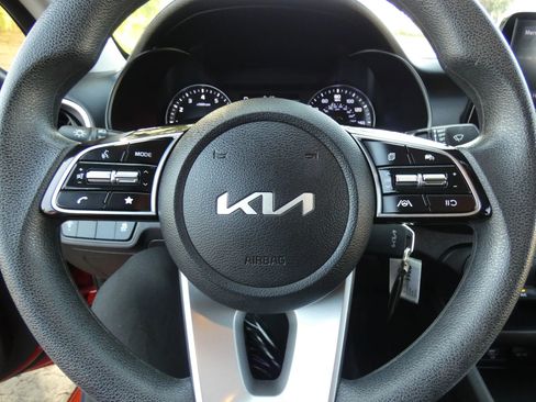 Used 2023 Kia Forte LXS image 63