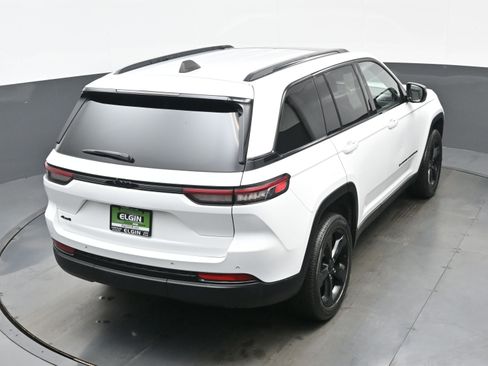 Used 2023 Jeep Grand Cherokee Altitude image 37