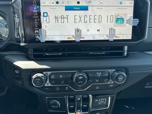 New 2026 Jeep Gladiator Sport AWD/4WD image 24