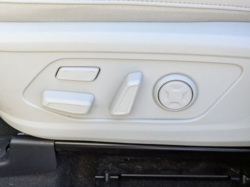 Used 2022 Kia Sorento SX Prestige w/ Panoramic Sunroof Package image 14