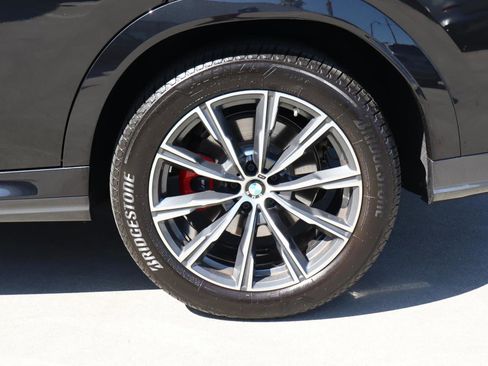 Used 2024 BMW X6 xDrive40i w/ Executive Package image 8