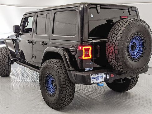 Used 2024 Jeep Wrangler Unlimited Rubicon 4xe AWD/4WD image 4