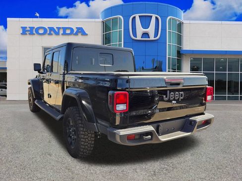 Used 2025 Jeep Gladiator Sport AWD/4WD image 4