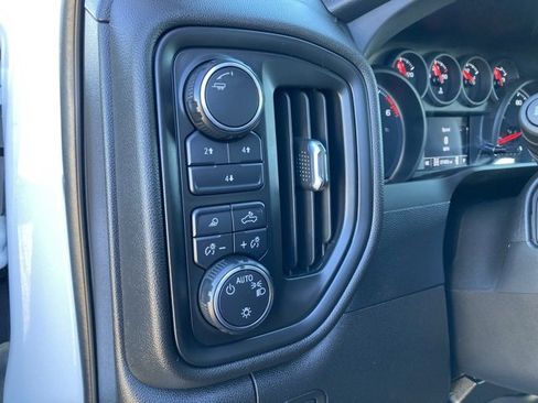 Used 2024 Chevrolet Silverado 2500 Custom w/ Custom Value Package image 17