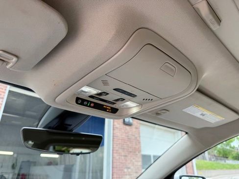 Used 2023 GMC Acadia Denali w/ Denali Ultimate Package AWD/4WD image 32