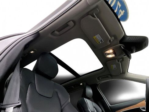 Used 2024 Volvo XC90 B6 Plus image 28