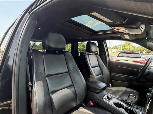 Used 2020 Jeep Grand Cherokee Limited AWD/4WD image 18