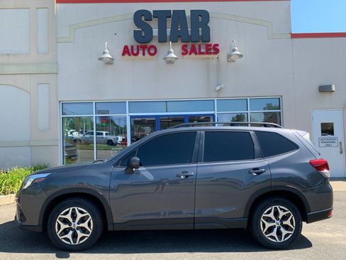 Used 2023 Subaru Forester Premium AWD/4WD image 4