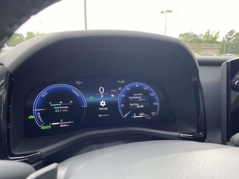 Used 2025 Toyota Camry XSE FWD image 17