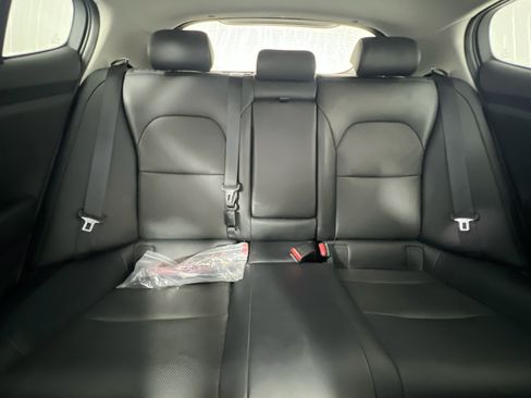 Used 2019 Kia Stinger RWD image 32