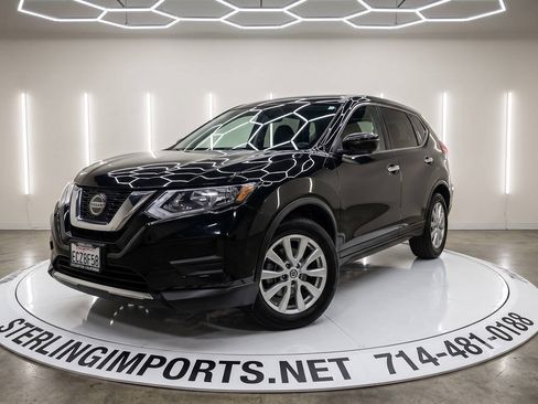 Used 2018 Nissan Rogue S FWD image 1