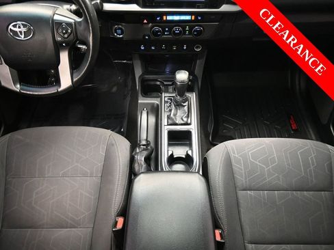 Used 2016 Toyota Tacoma TRD Sport image 27