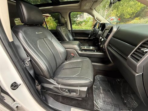 Used 2018 Ford Expedition Platinum AWD/4WD image 11