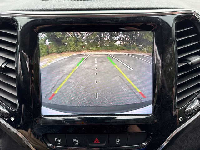Used 2022 Jeep Cherokee Limited AWD/4WD image 23