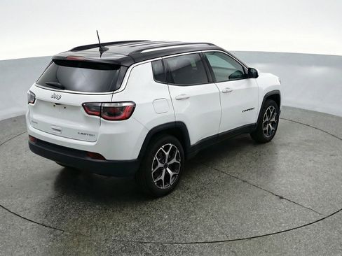 Used 2025 Jeep Compass Limited image 9