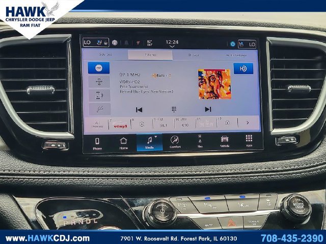 Certified 2024 Chrysler Pacifica Premium FWD image 23