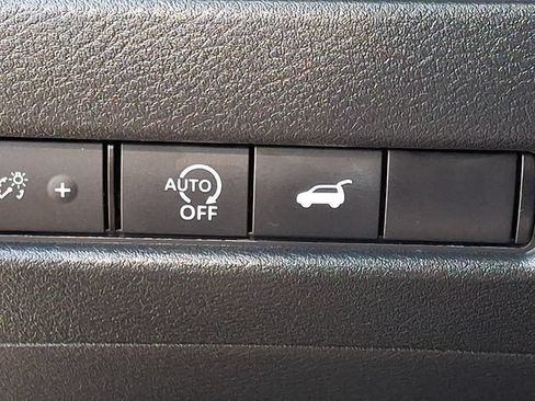 Used 2026 Nissan Rogue SV FWD image 22