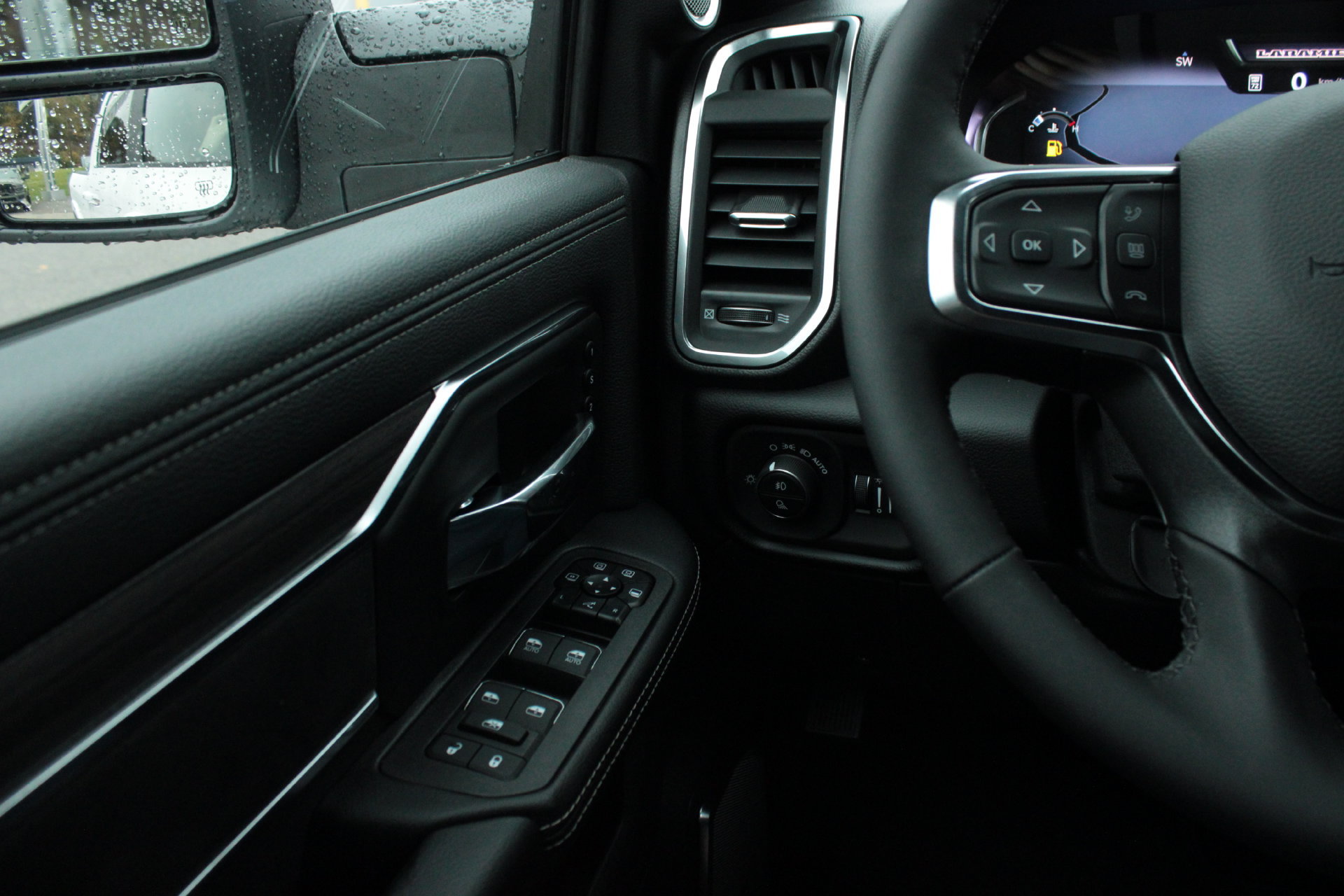 New 2027 RAM 3500 Laramie AWD/4WD image 24
