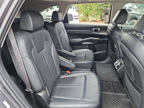 Used 2023 Kia Sorento EX w/ Panoramic Sunroof Package AWD/4WD image 15