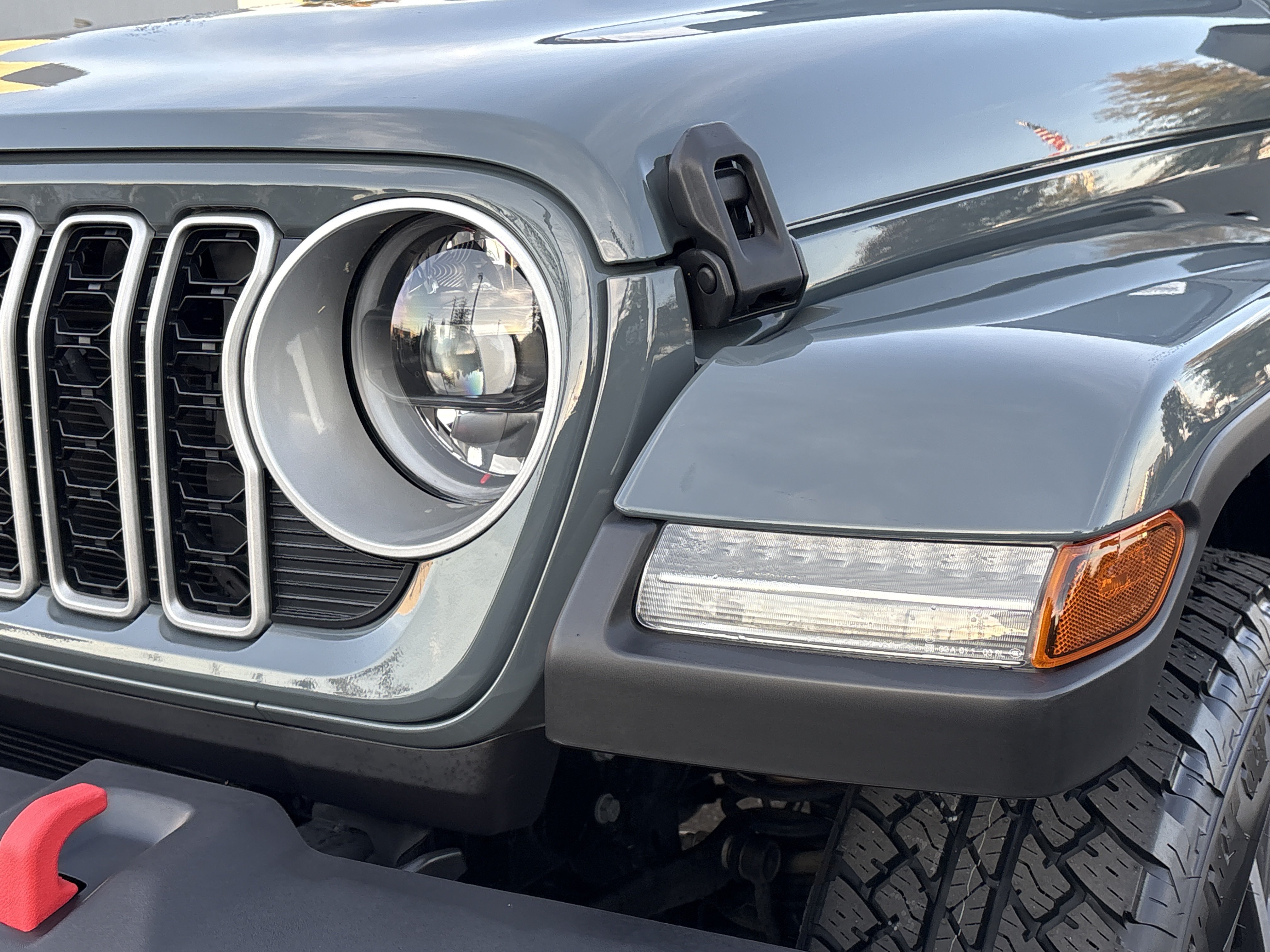 Used 2024 Jeep Wrangler Unlimited Sahara w/ Technology Group AWD/4WD image 11