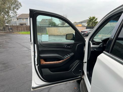 Used 2015 Chevrolet Suburban LTZ image 12