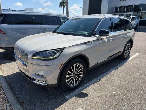 Certified 2020 Lincoln Aviator Reserve w/ Elements Package Plus image 3