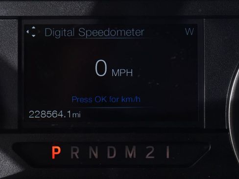 Used 2017 Ford F150 XLT w/ Equipment Group 302A Luxury AWD/4WD image 26