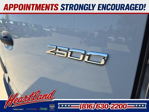 Used 2025 Mercedes-Benz Sprinter 2500 image 18
