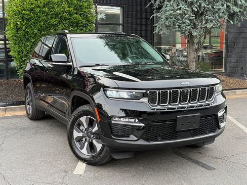 Used 2022 Jeep Grand Cherokee Limited 4xe w/ Luxury Tech Group II AWD/4WD image 7
