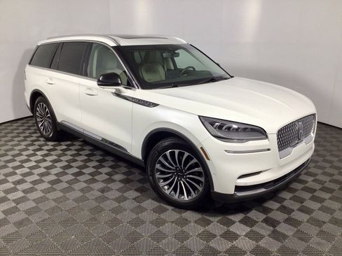 Used 2023 Lincoln Aviator Reserve w/ Equipment Group 201A image 5