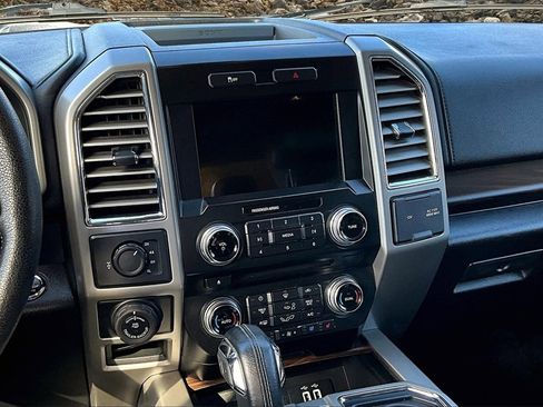 Used 2016 Ford F150 Lariat w/ Equipment Group 502A Luxury image 6