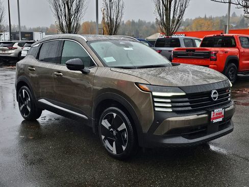 New 2026 Nissan Kicks SR w/ SR Premium Package image 2